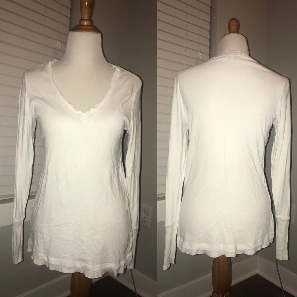 white splendid size M v neck long sleeve top